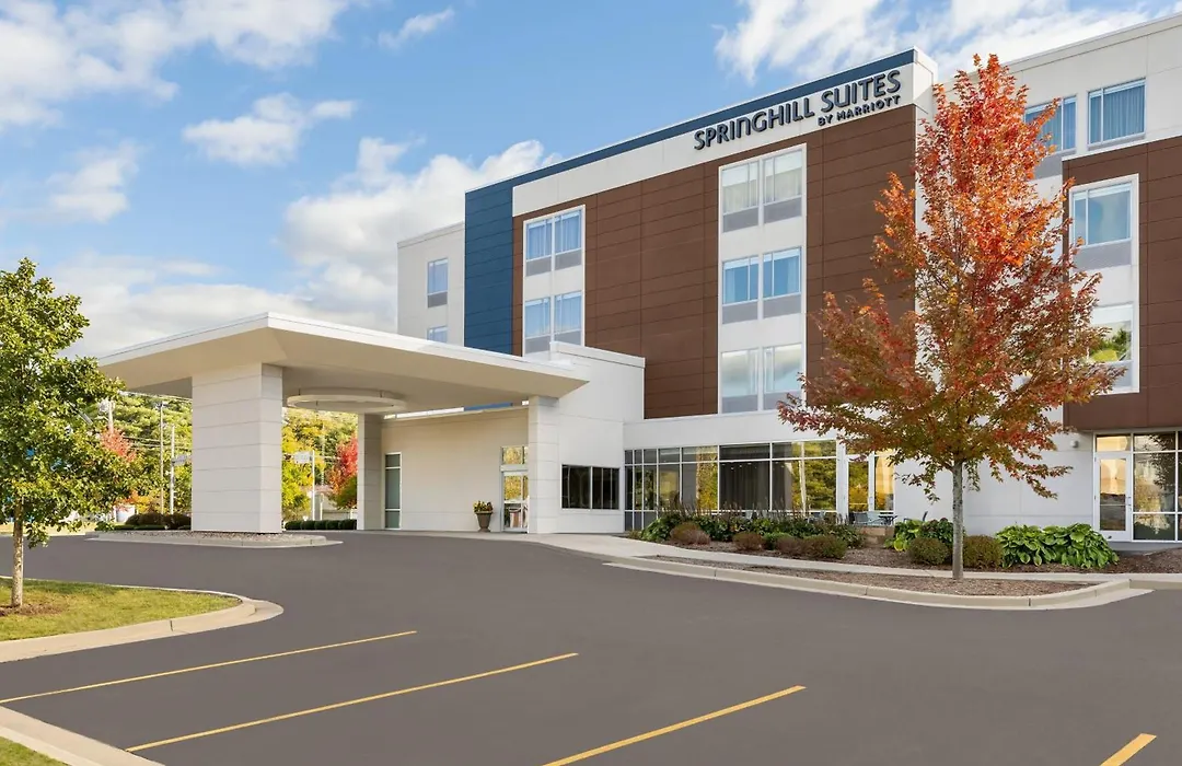 Springhill Suites By Marriott Wisconsin Dells-1